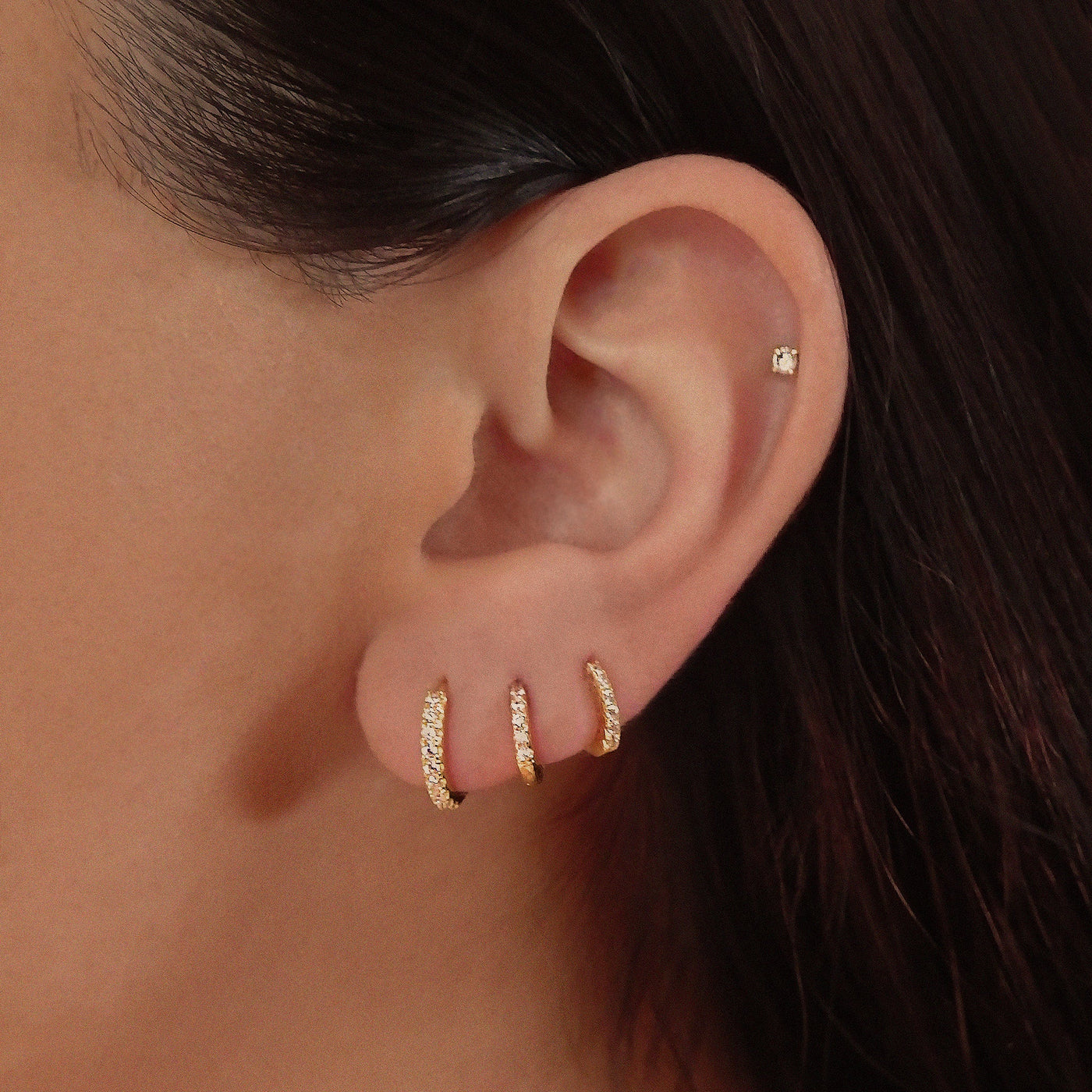 CLASSIC HUGGIE EARRINGS - GOLD